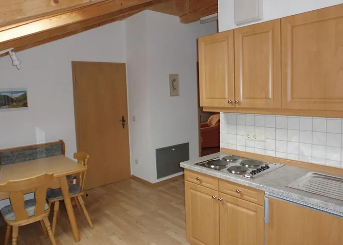 Апартаменты Lindenhof - Mit Chiemgaukarte